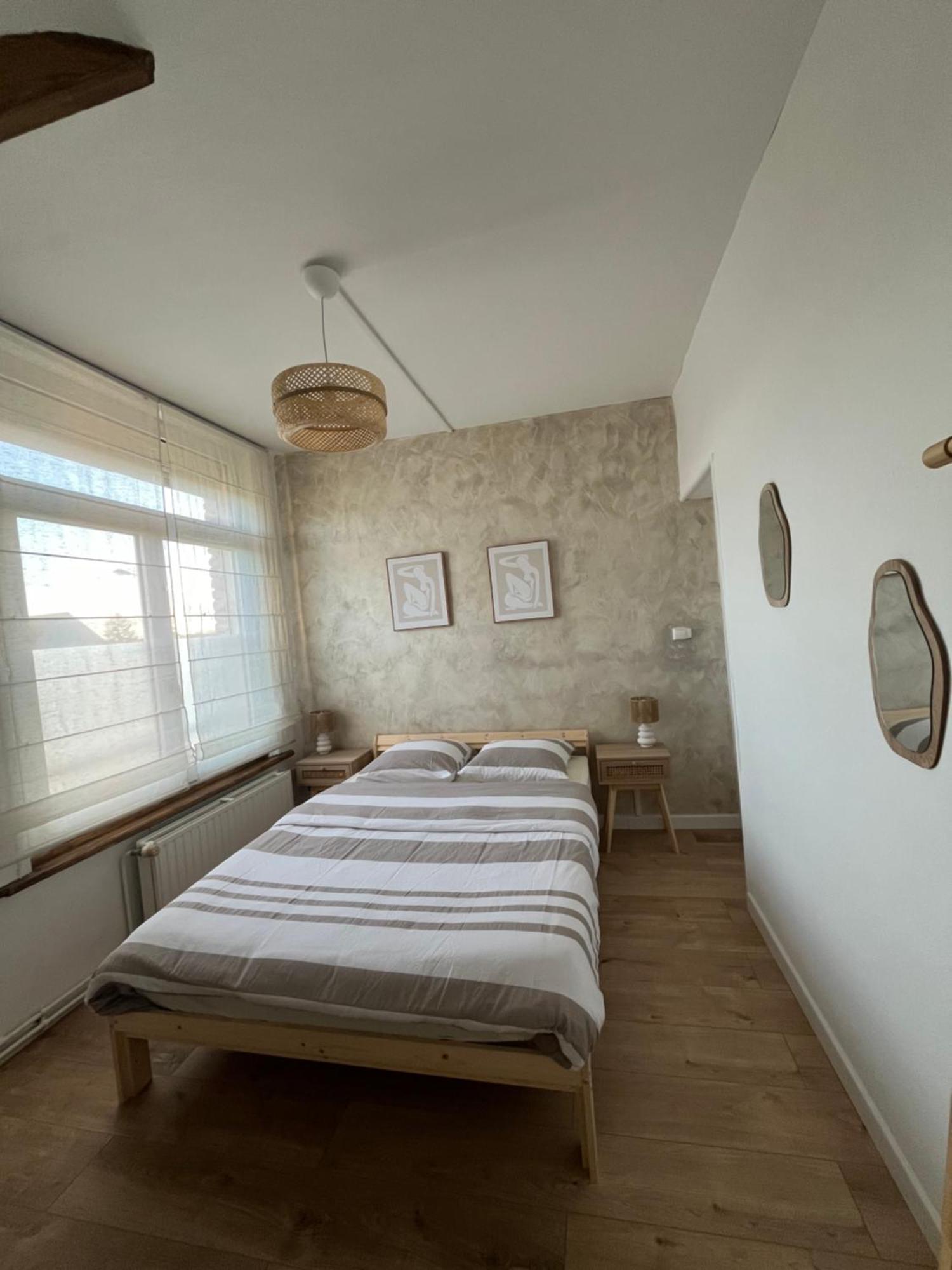 Jolie Maison De Coron Ленс Стая снимка